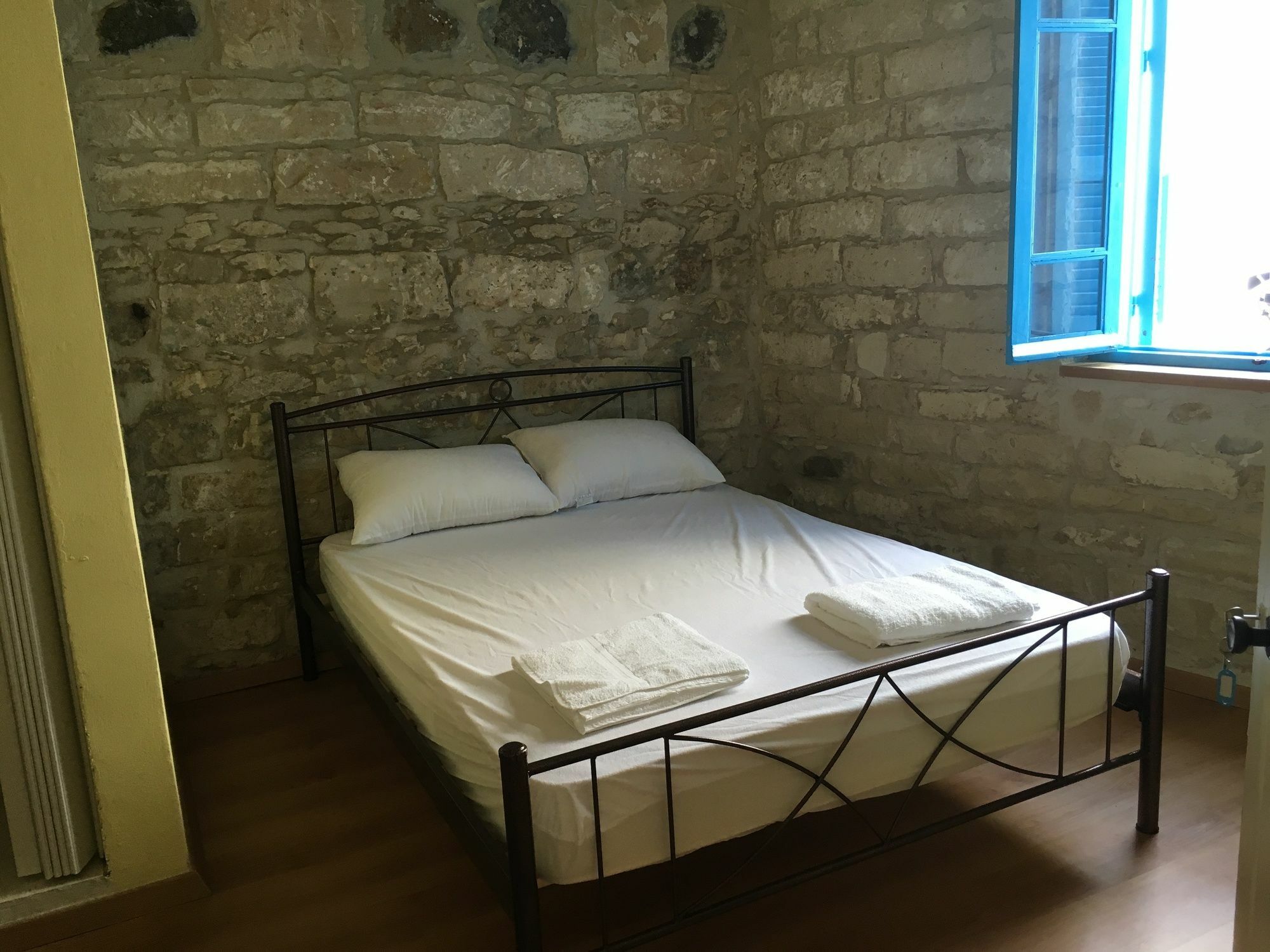 Zouglas App Guesthouse Limassol Exterior foto